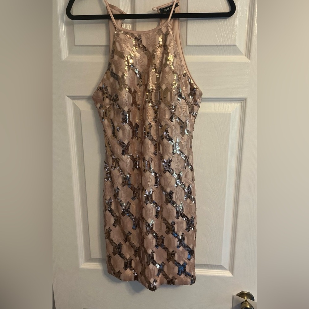 My Michelle Women’s sequin cocktail dress, champagne color. Size 9